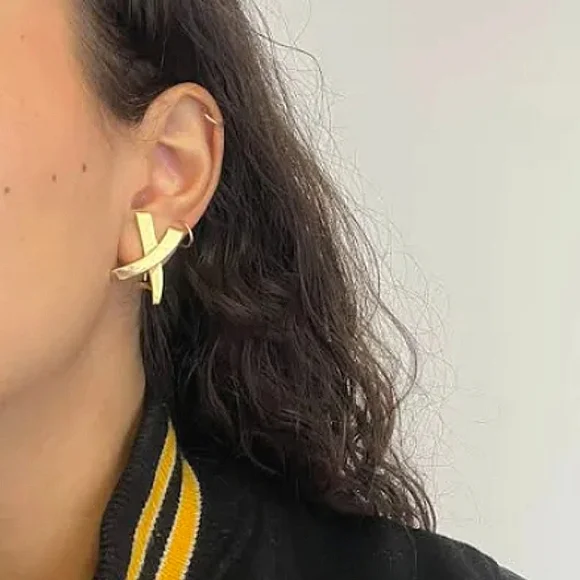 Tiffany & Co. 18K 1989 Paloma Picasso "X" Earring - Picture 1 of 5